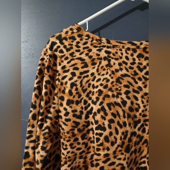 GUC Chicos Leopard Print Top Size 3 Chicos - Picture 6 of 6